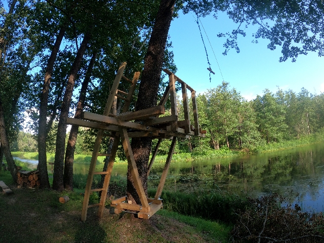 Mega tarzankė Baidarių slėnyje
